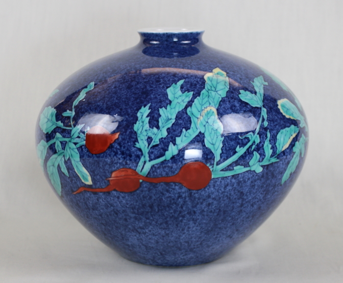 色鍋島吹墨蕪絵花瓶